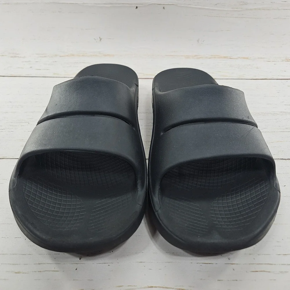 Oofos OOahh Mens Size 12 Black Recovery Summer Slide Sandals Arch Support